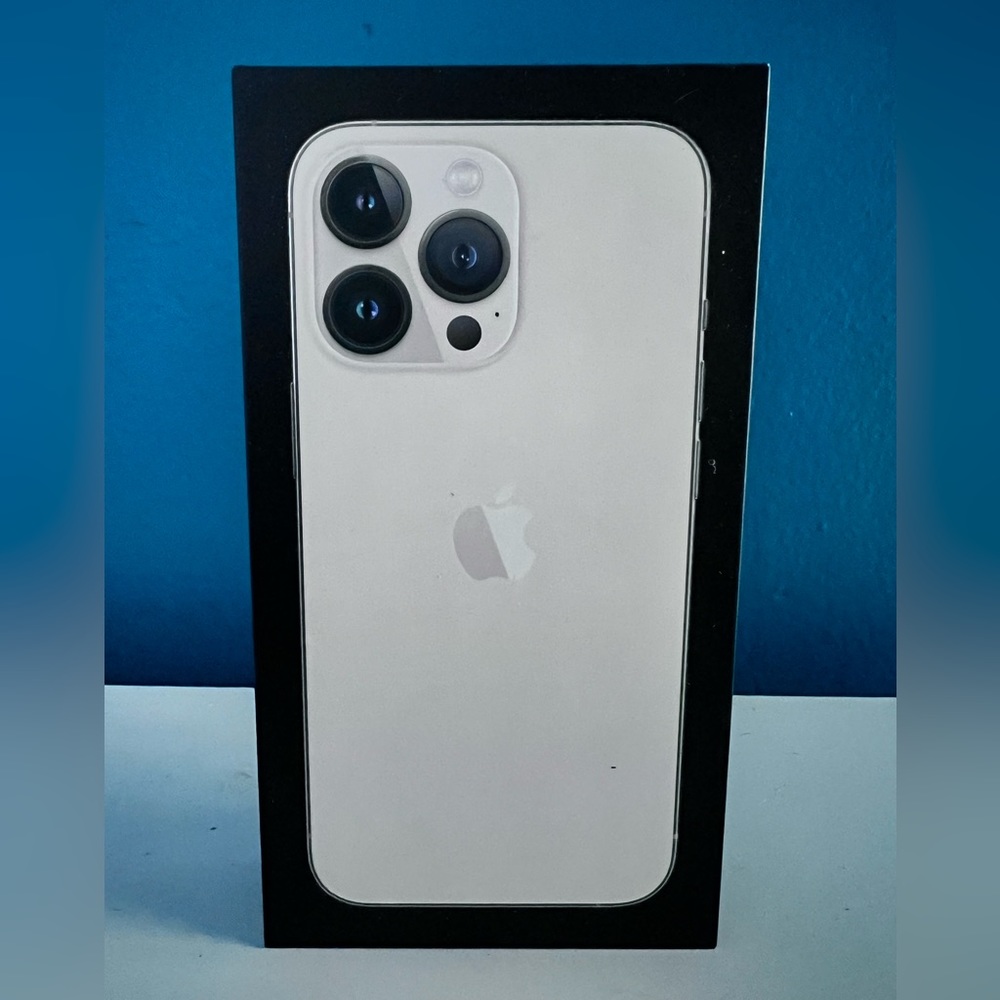 iPhone 13 Pro Box